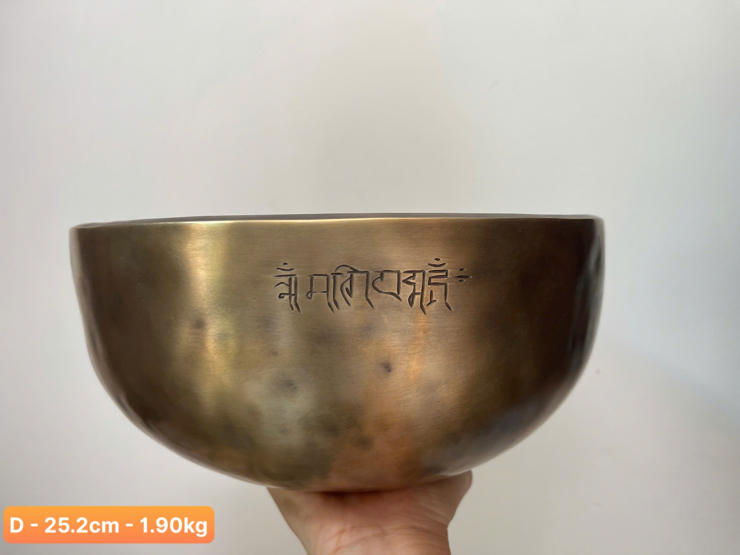 D - 25.2cm - 1.90kg